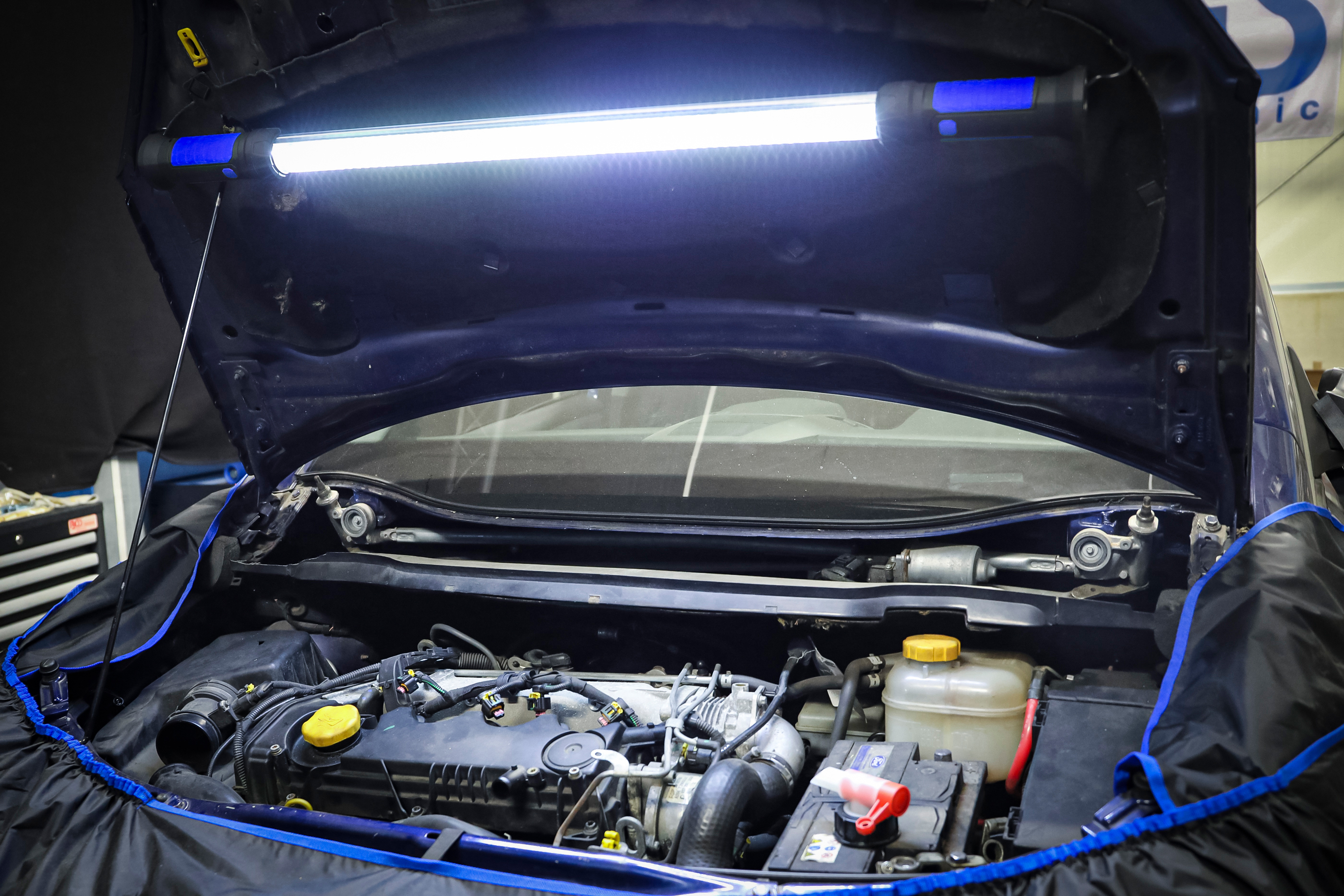 BGS LED-Motorhauben-Leuchte mit Akku