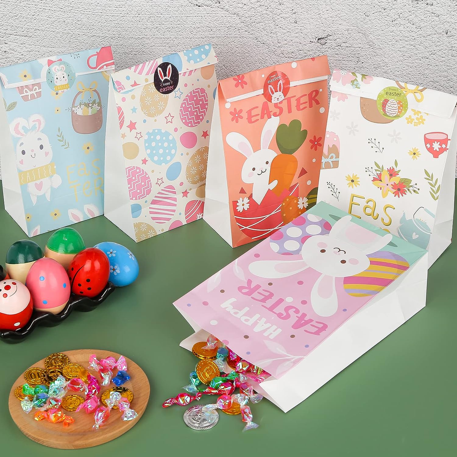 Koogel Ostern Papier Geschenktüten, 12 Stücke 6 Designs Bunte Ostern Partytüte mit Ostern Geschenkanhänger Aufklebern Süßigkeiten Papiertüten für Kind