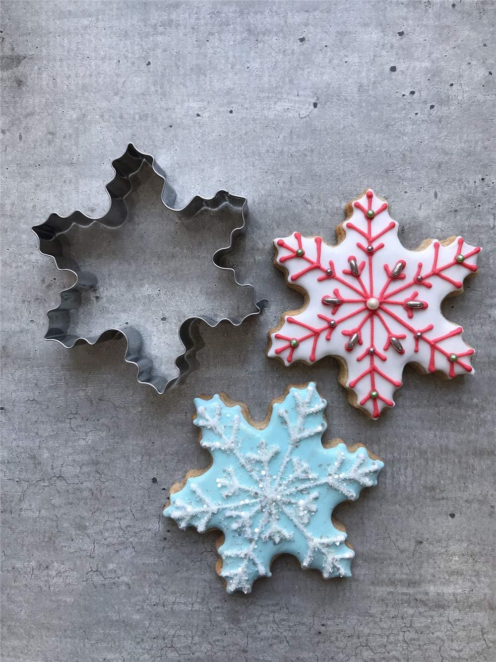 KENIAO Weihnachten Ausstechformen Set - 9 Stück - Weihnachtsbaum, Lebkuchenmann, Zuckerstange, Rentier, Glühlampe, Schneemann, Schneeflocke, Pullover 