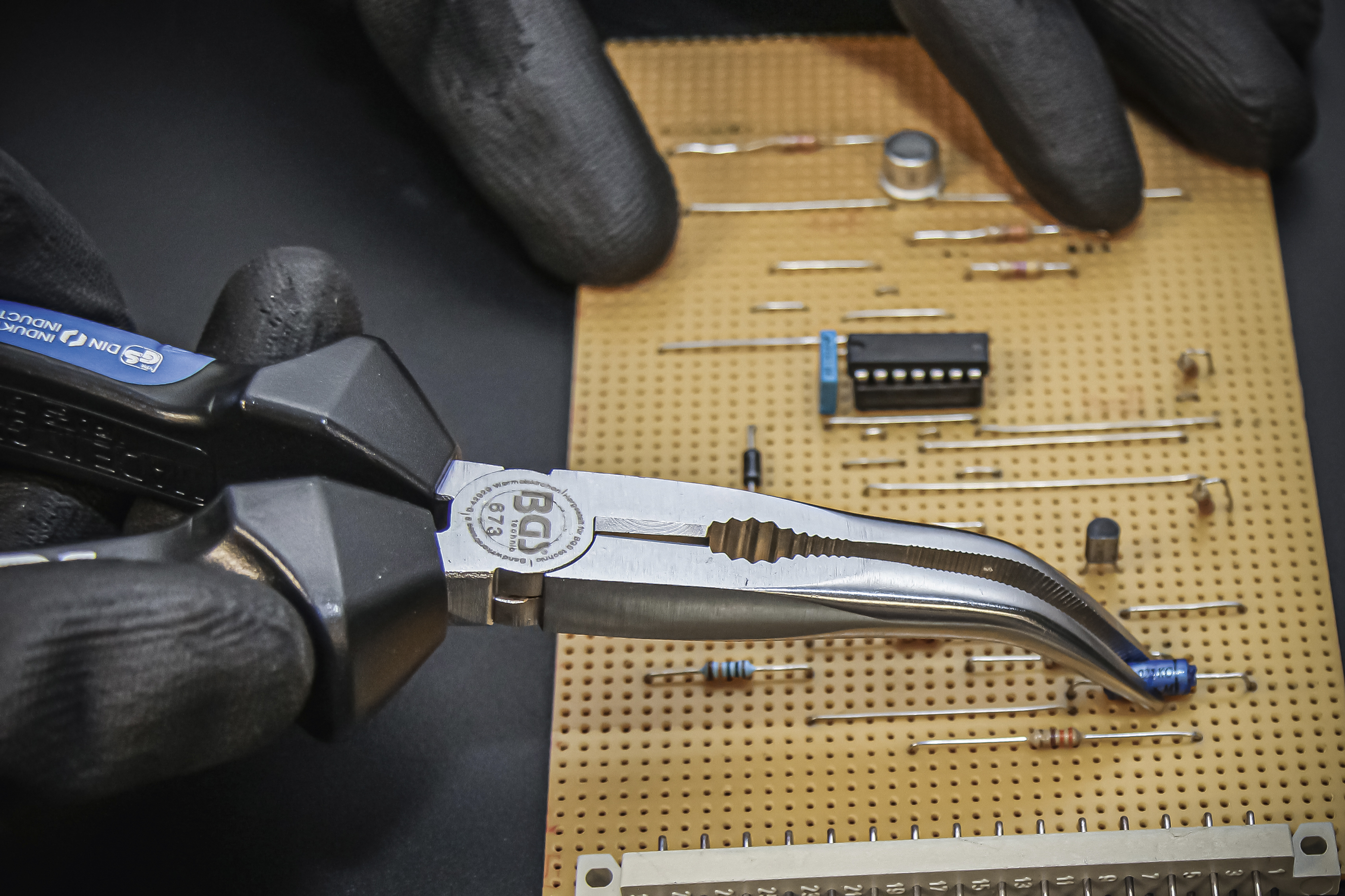 BGS Telefonzange | mit Schneide | gebogen | 200 mm