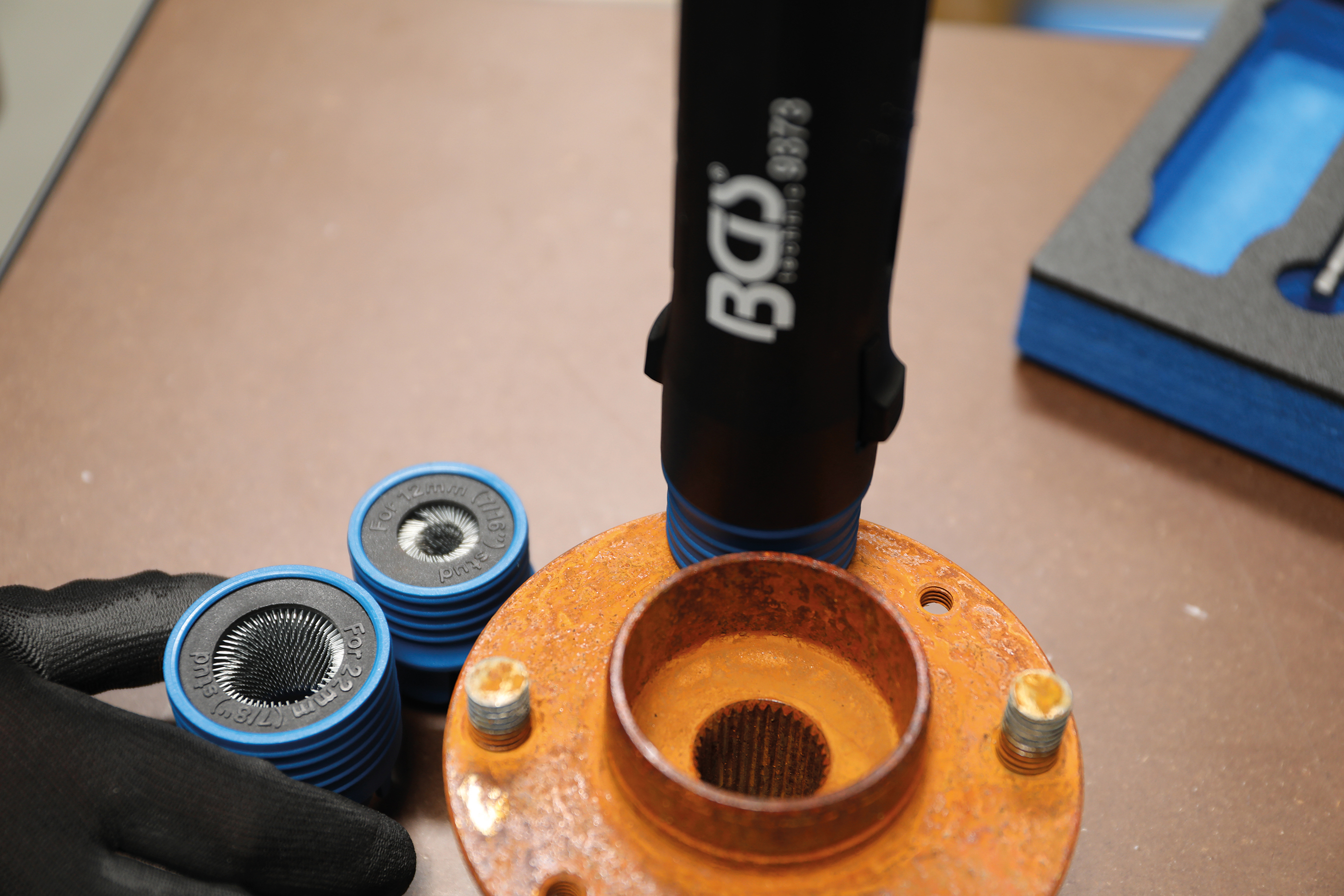 BGS Werkstattwageneinlage 1/6: Reinigungsbürsten-Satz für Stehbolzen und Radmutternbolzen