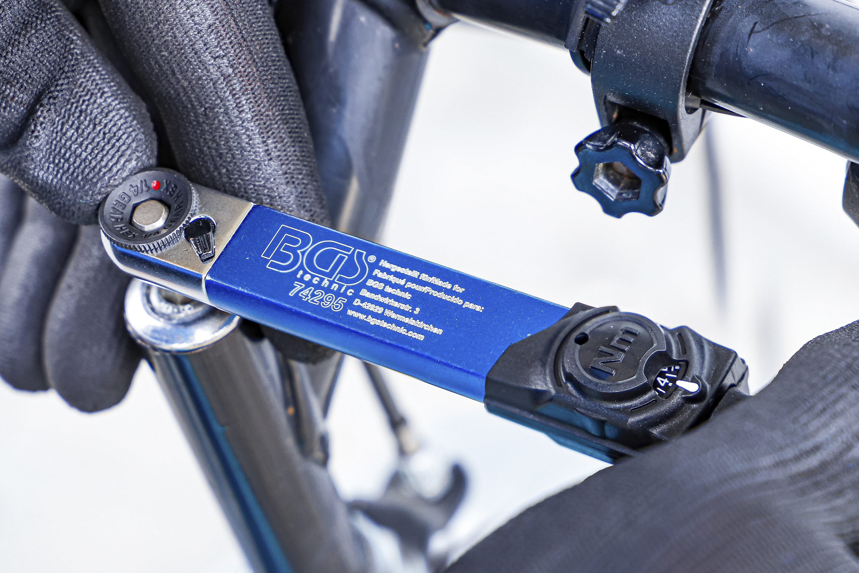 BGS Drehmomentschlüssel | Abtrieb Innensechskant 6,3 mm (1/4") | 2 - 10 Nm | mit Bit-Satz | 9-tlg.