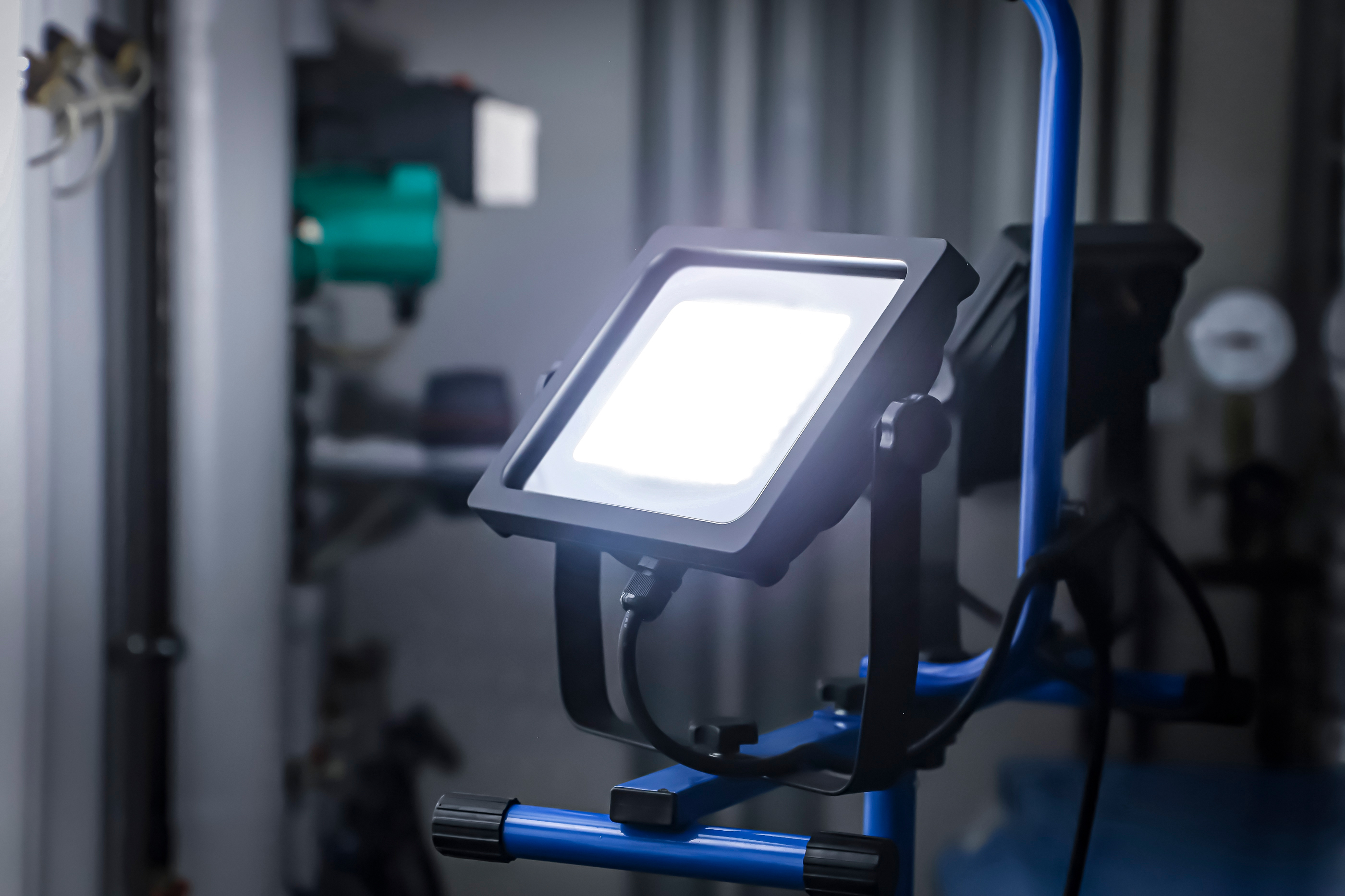 BGS Duo-SMD-LED-Arbeits-Strahler | mit Stativ | 2 x 70 W